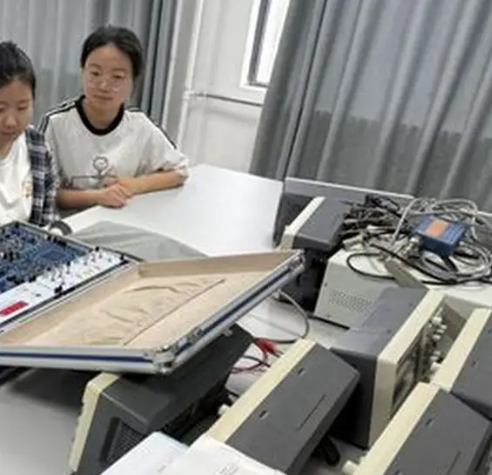 加速器商务网络加速是一项技术，旨在提高企业网络的效率和速度，适用于多种场景。以下是对加速器商务网络加速的详细解析